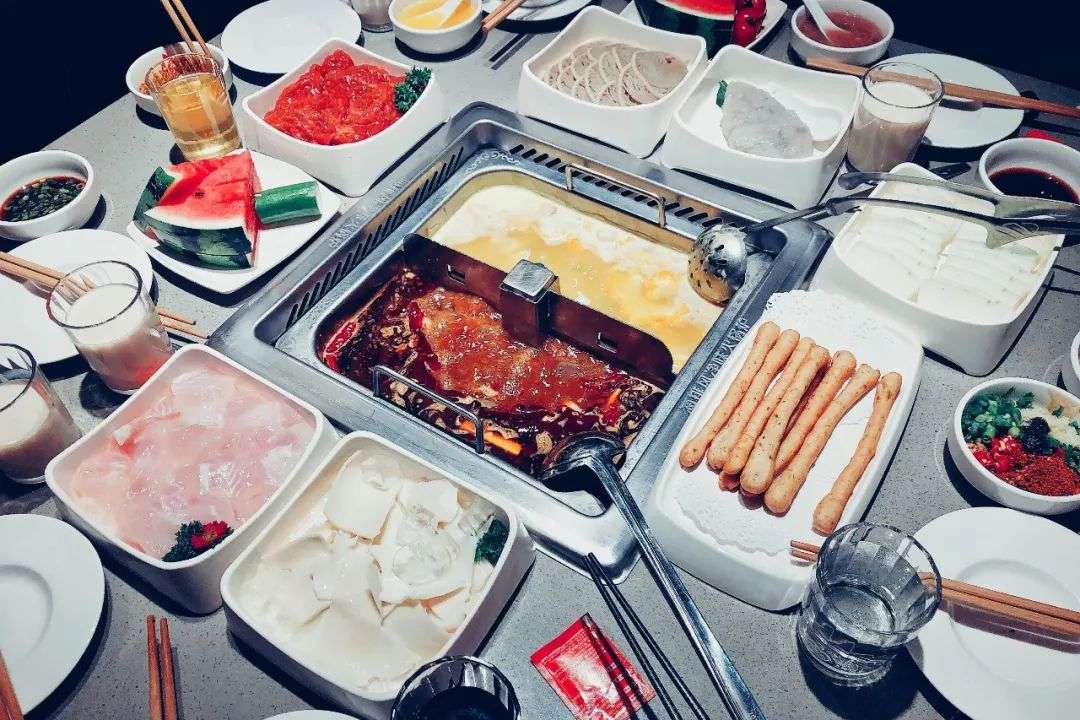 “虚胖”的海底捞，“变脸”的呷哺呷哺